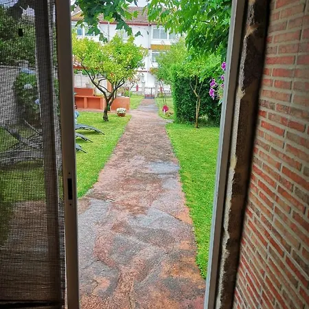 Casita Con Jardin Cerca De La Playa Feriehus Cangas do Morrazo